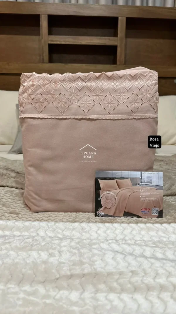 Juego de Sábanas 4pzas con Bordado