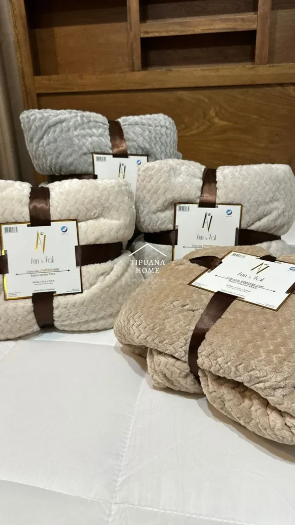 Mantas Finesse Ann y Val