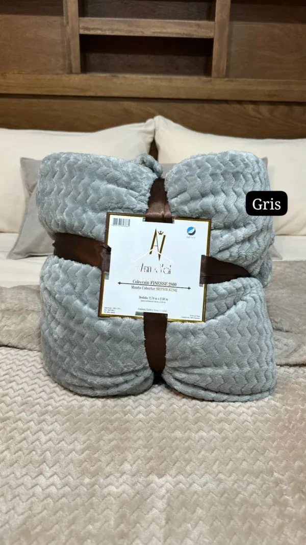 Mantas Finesse Ann y Val